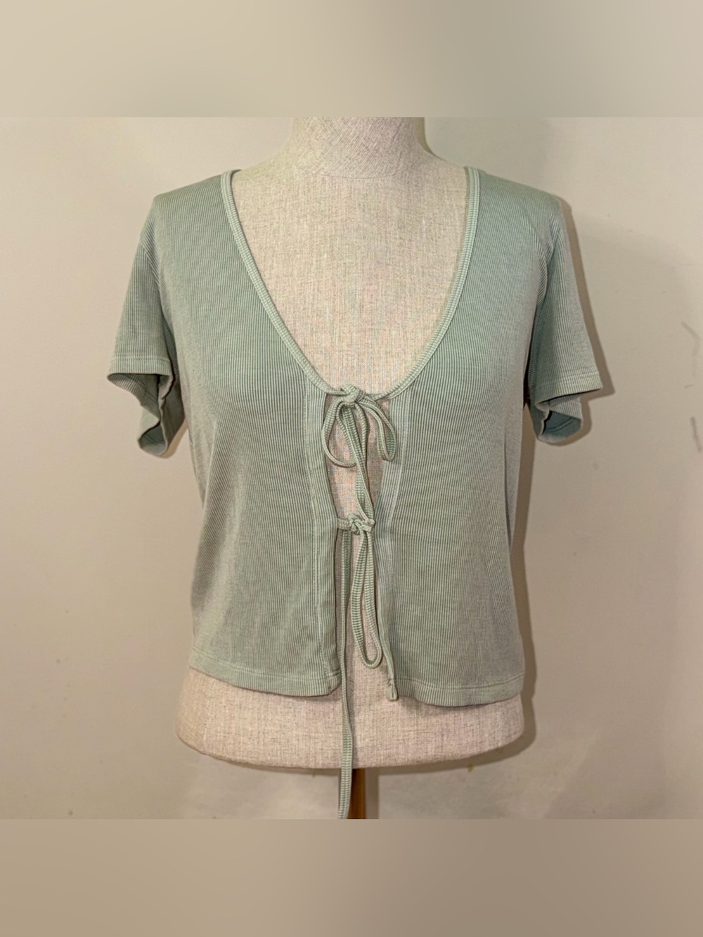 Wilfred Free Aritzia Only Tie-Front T-Shirt Sage Green M Ribbed Minimalist Chic
